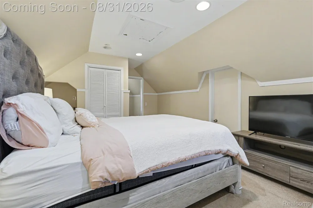 546 Nightingale Street Dearborn City, MI 48128