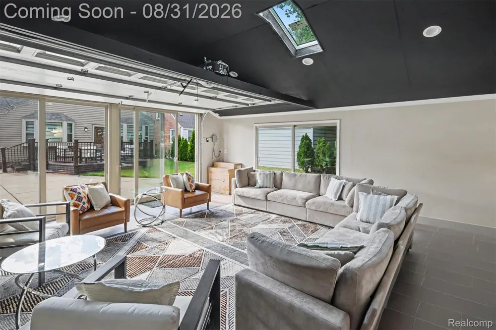 546 Nightingale Street Dearborn City, MI 48128