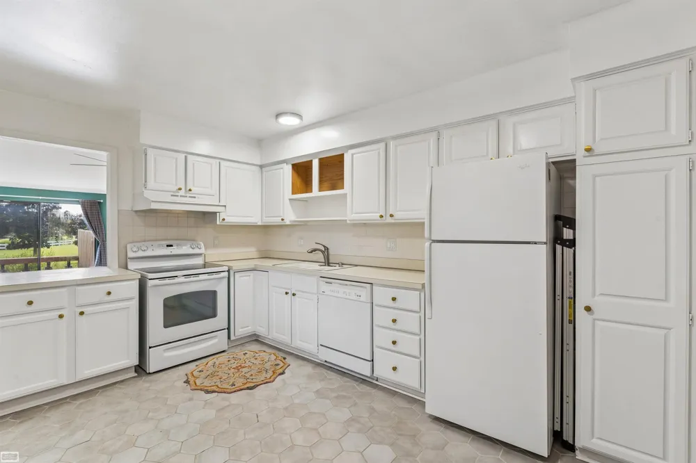 698 Tennyson Court Rochester Hills City, MI 48307