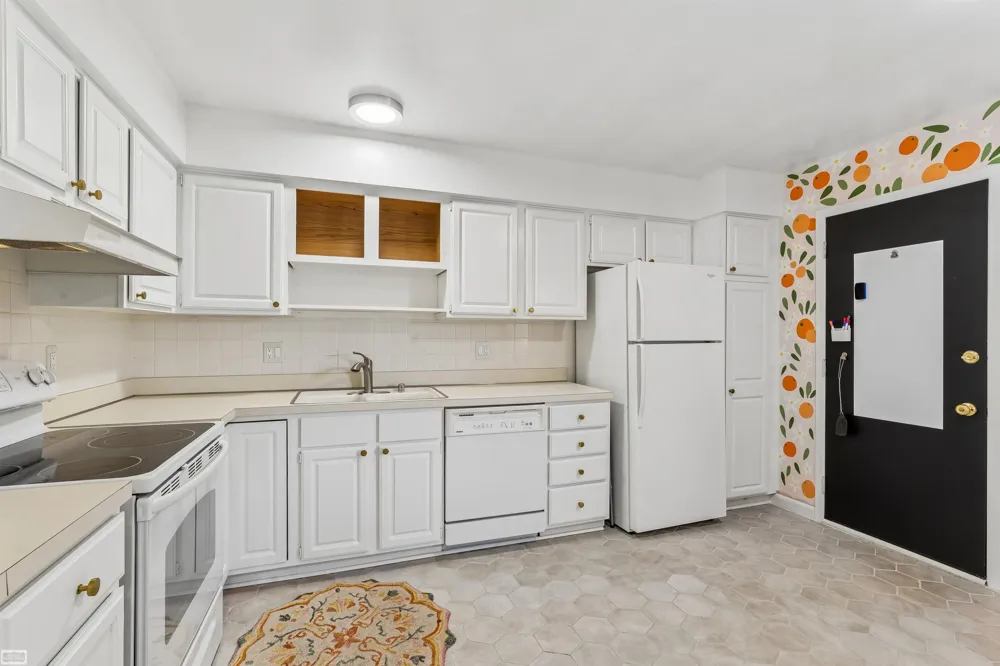 698 Tennyson Court Rochester Hills City, MI 48307