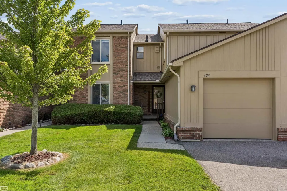 698 Tennyson Court Rochester Hills City, MI 48307