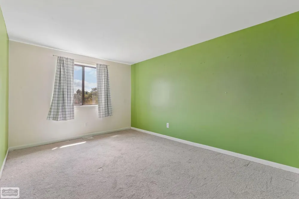 698 Tennyson Court Rochester Hills City, MI 48307