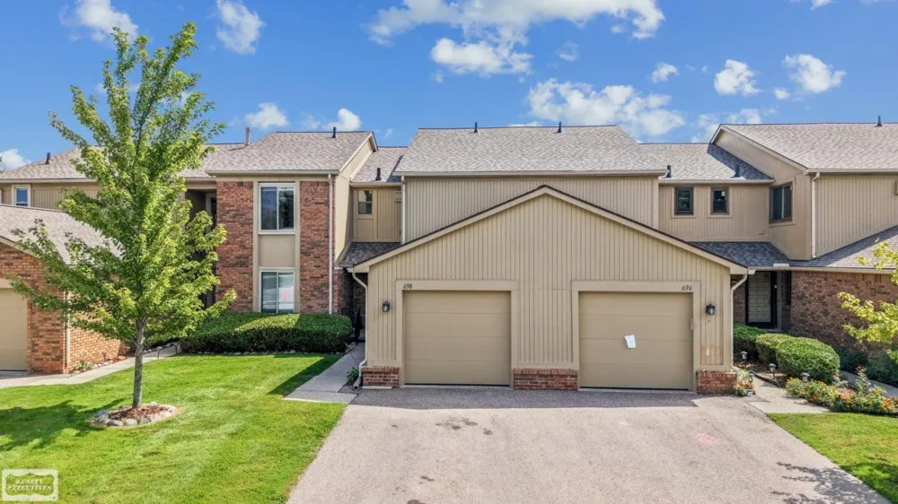 698 Tennyson Court Rochester Hills City, MI 48307