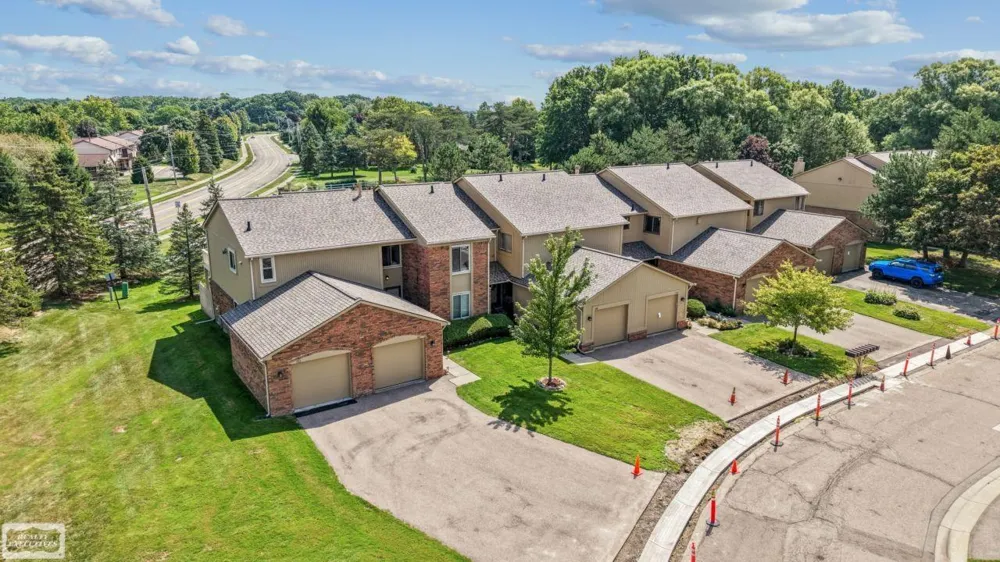698 Tennyson Court Rochester Hills City, MI 48307