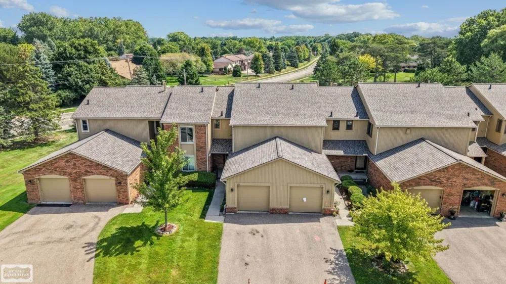698 Tennyson Court Rochester Hills City, MI 48307