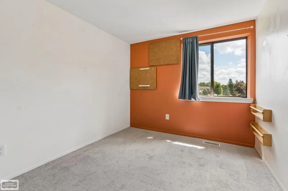 698 Tennyson Court Rochester Hills City, MI 48307