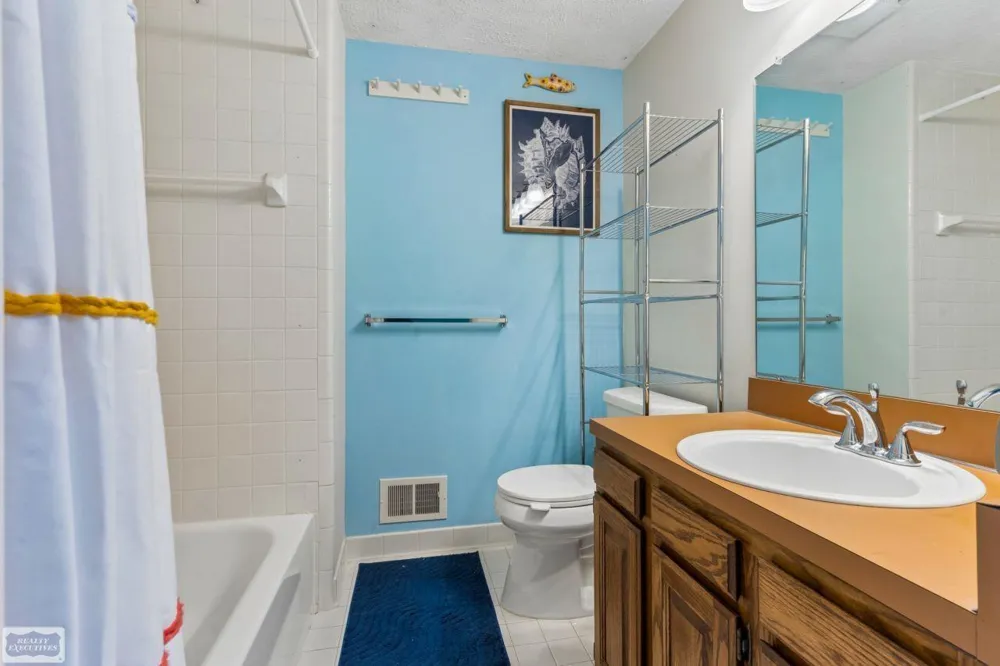 698 Tennyson Court Rochester Hills City, MI 48307