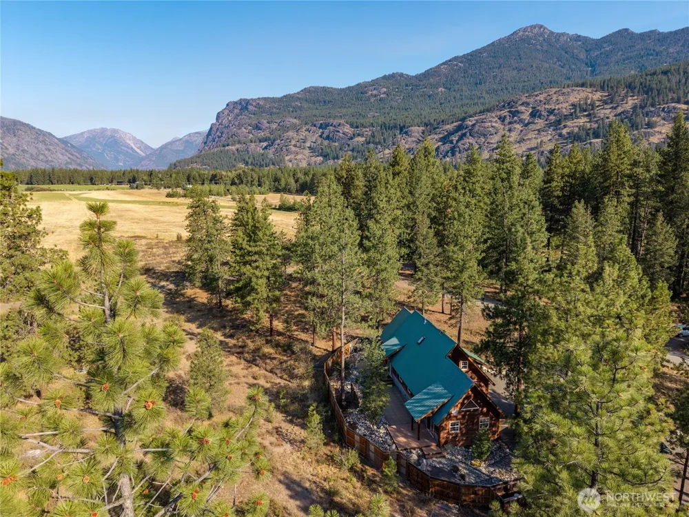 9 Deer Run Loop Road Winthrop, WA 98856