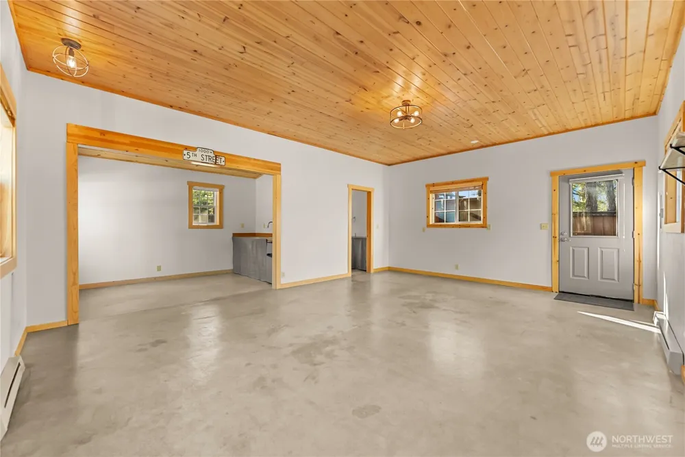 9 Deer Run Loop Road Winthrop, WA 98856