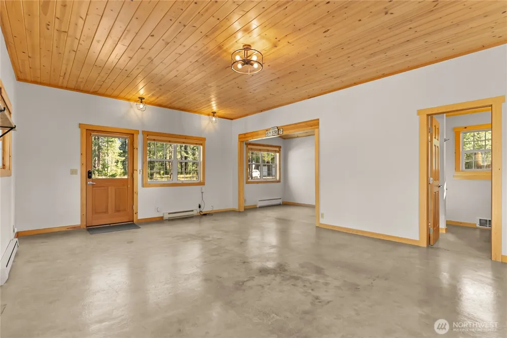 9 Deer Run Loop Road Winthrop, WA 98856