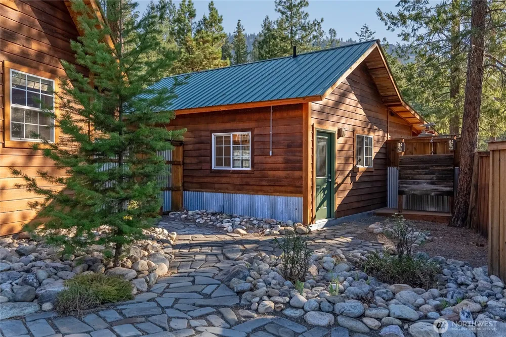 9 Deer Run Loop Road Winthrop, WA 98856