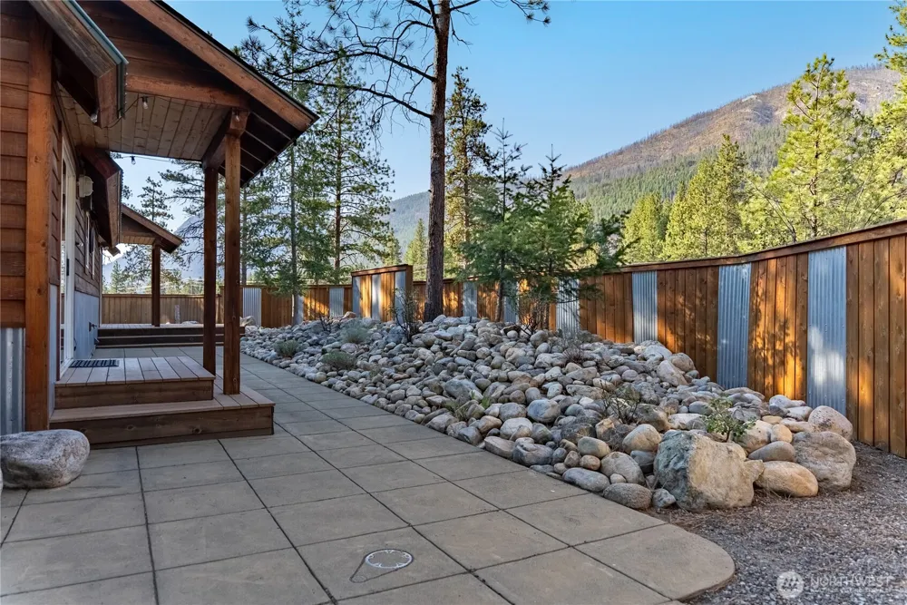 9 Deer Run Loop Road Winthrop, WA 98856