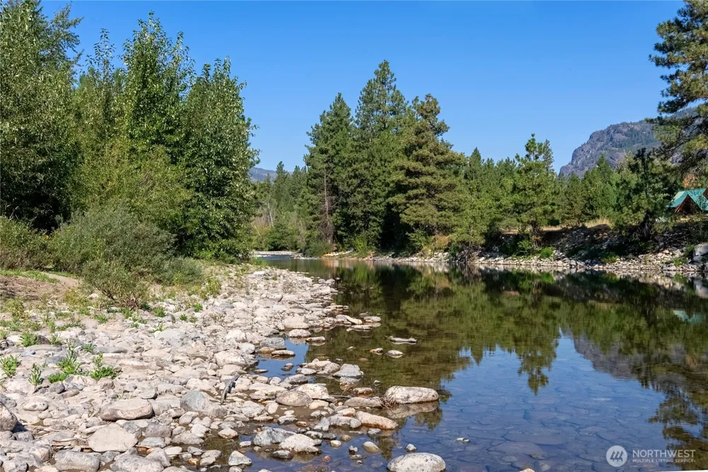 9 Deer Run Loop Road Winthrop, WA 98856