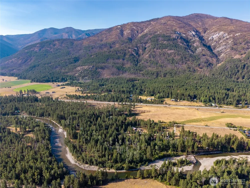 9 Deer Run Loop Road Winthrop, WA 98856