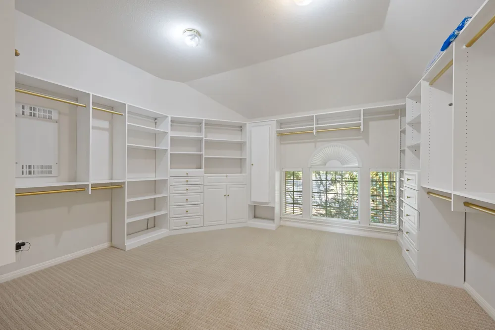 2007 Golden Bear Drive Round Rock, TX 78664
