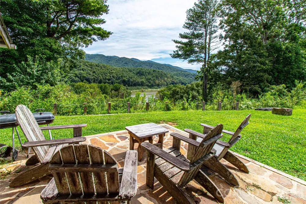 1295 Paint Rock Road Hot Springs, NC 28743