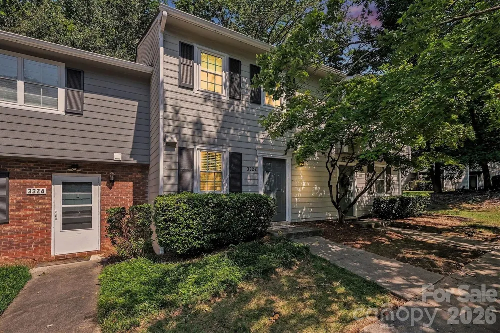 3322 Heathstead Place Charlotte, NC 28210