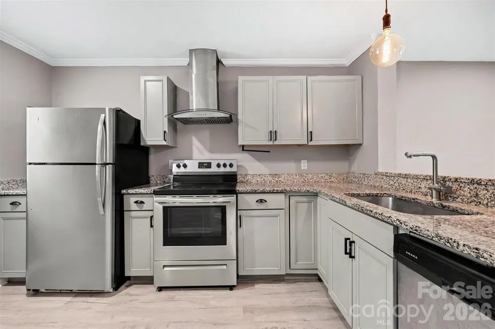 3322 Heathstead Place Charlotte, NC 28210