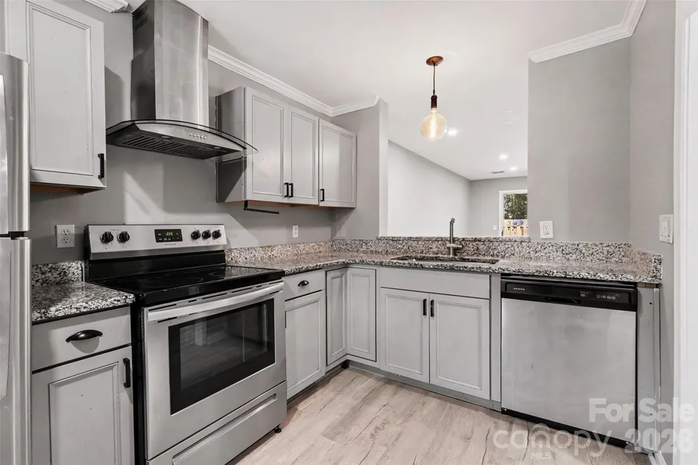 3322 Heathstead Place Charlotte, NC 28210