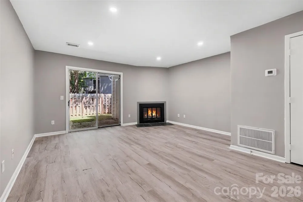 3322 Heathstead Place Charlotte, NC 28210