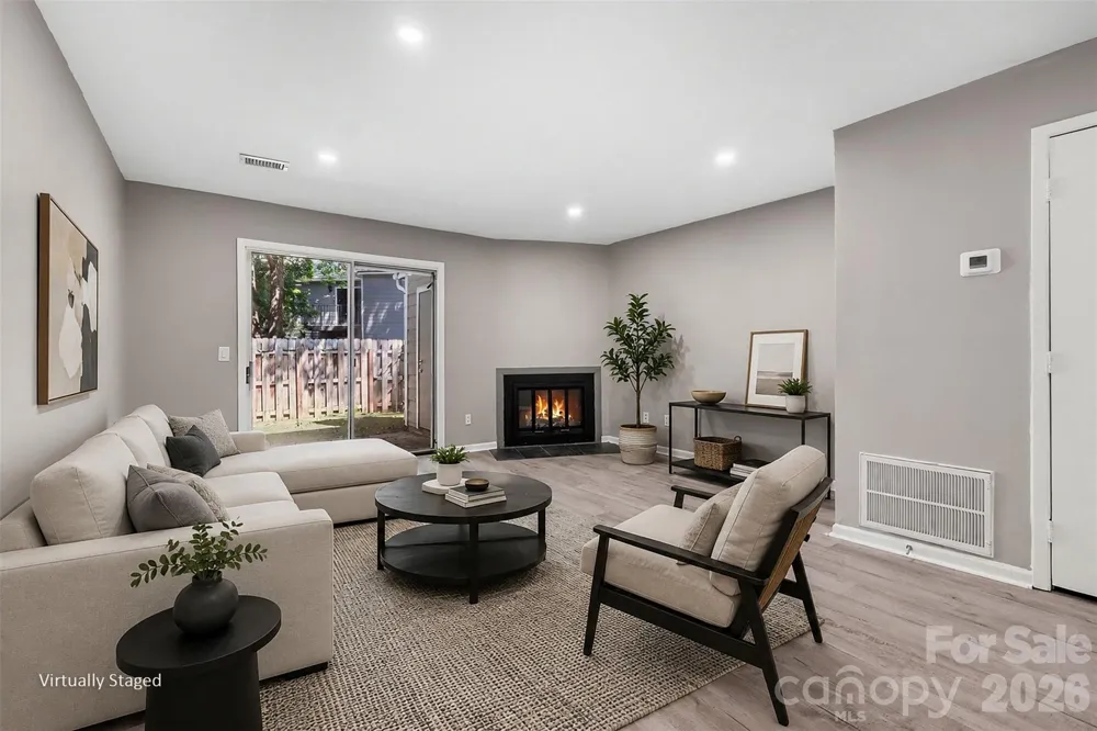 3322 Heathstead Place Charlotte, NC 28210