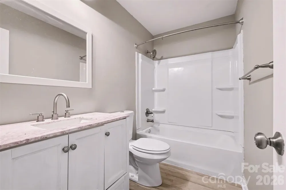 3322 Heathstead Place Charlotte, NC 28210