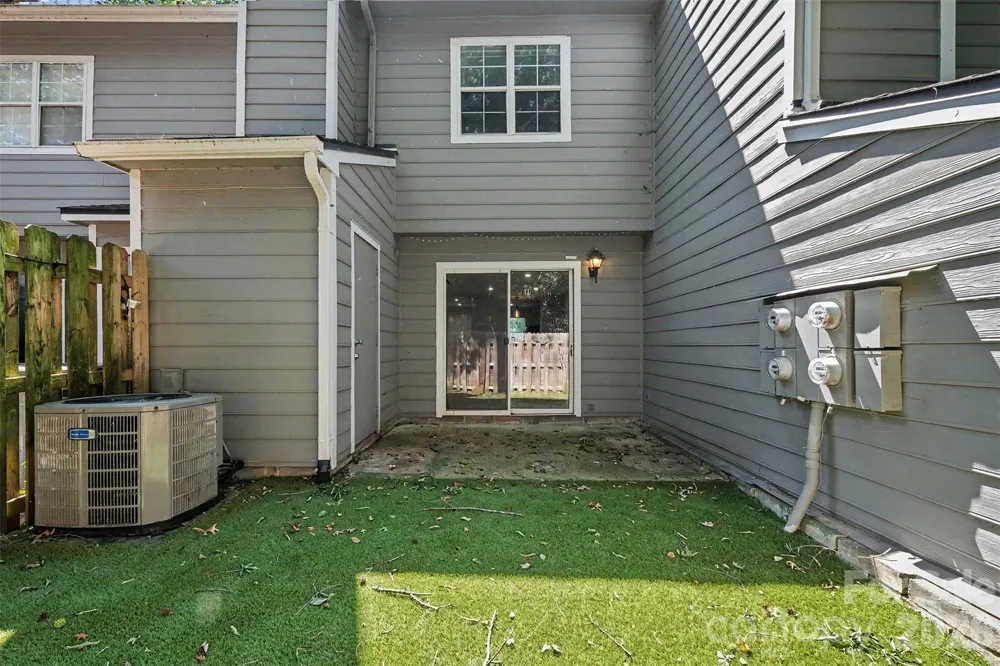 3322 Heathstead Place Charlotte, NC 28210
