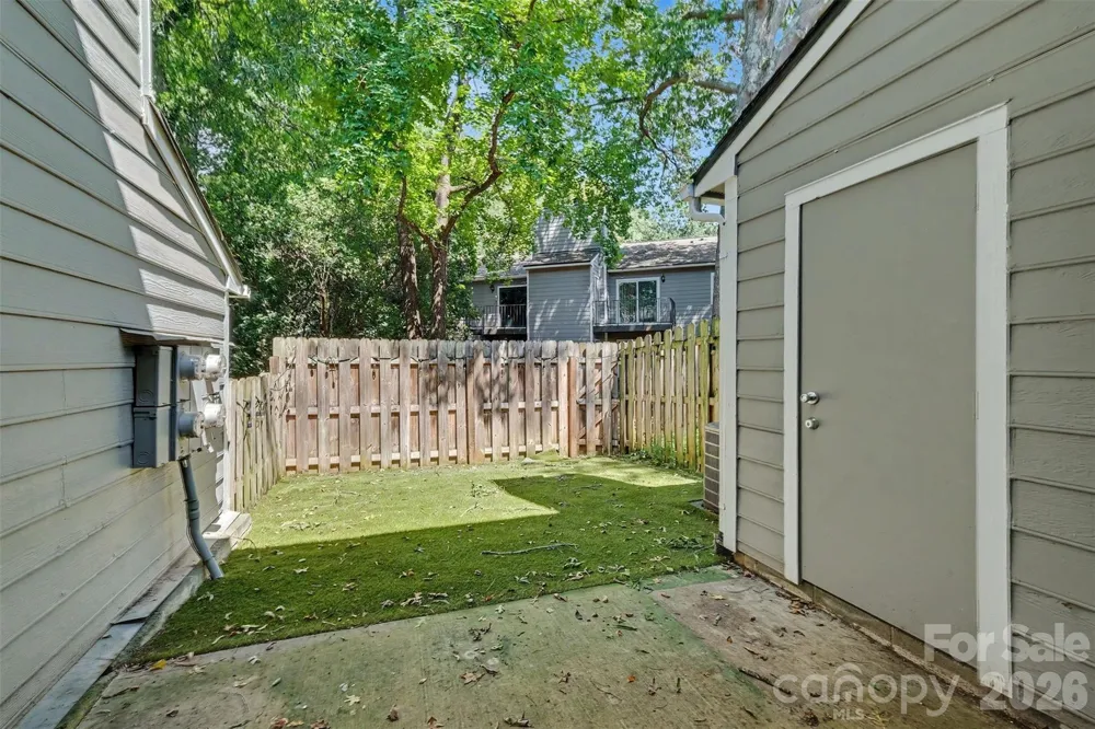 3322 Heathstead Place Charlotte, NC 28210