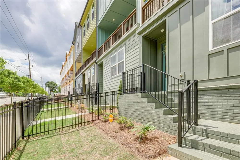 1390 Cozy Circle Atlanta, GA 30326