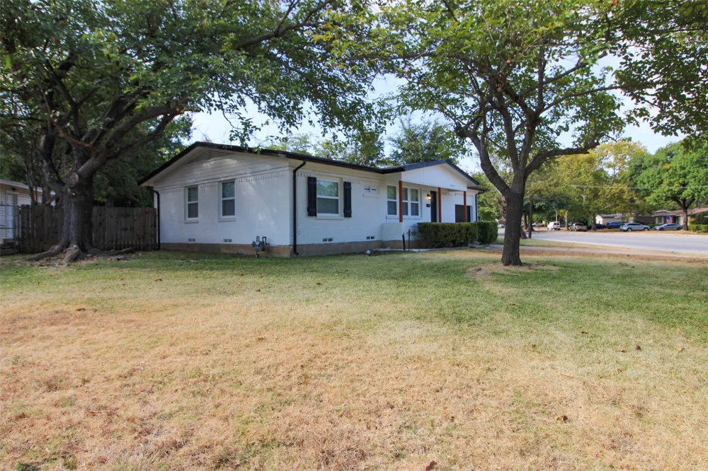 937 Burleson Street Grand Prairie, TX 75050
