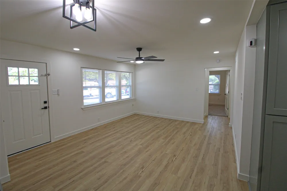937 Burleson Street Grand Prairie, TX 75050