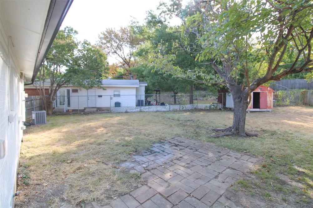 937 Burleson Street Grand Prairie, TX 75050