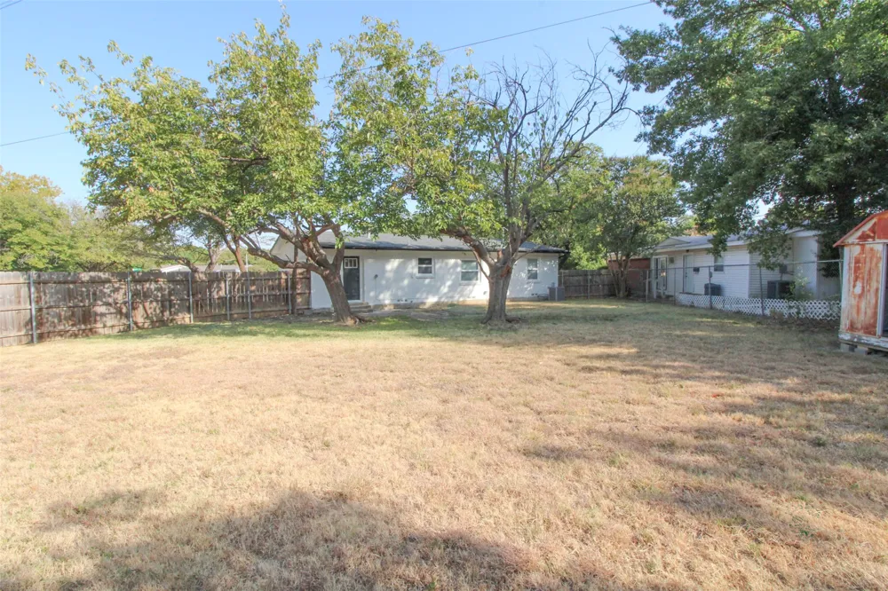937 Burleson Street Grand Prairie, TX 75050