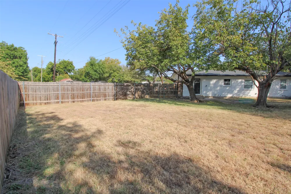 937 Burleson Street Grand Prairie, TX 75050