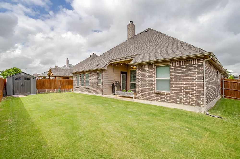 2721 Buffalo Run Burleson, TX 76028