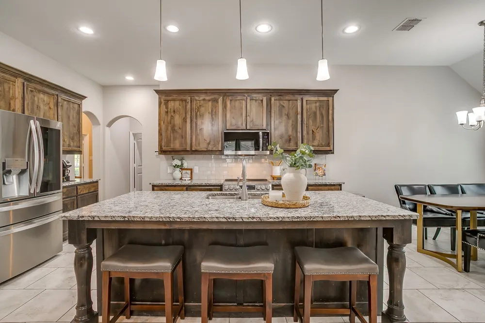 2721 Buffalo Run Burleson, TX 76028
