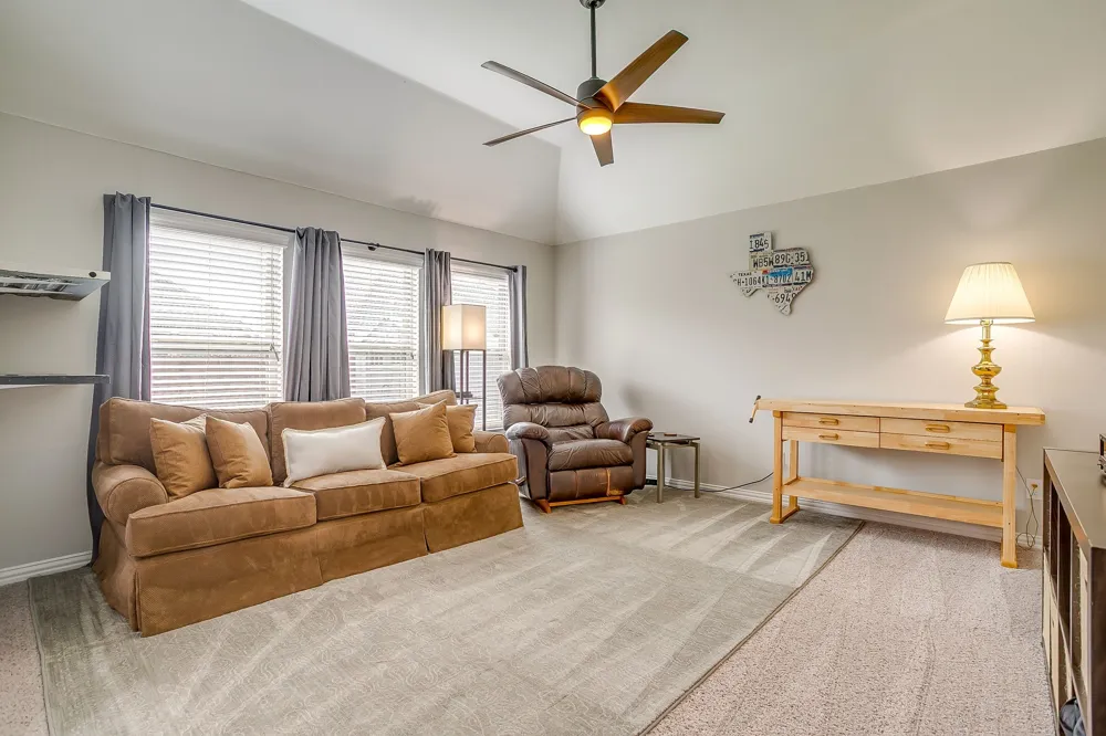 2721 Buffalo Run Burleson, TX 76028