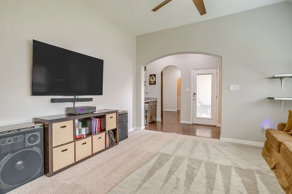 2721 Buffalo Run Burleson, TX 76028