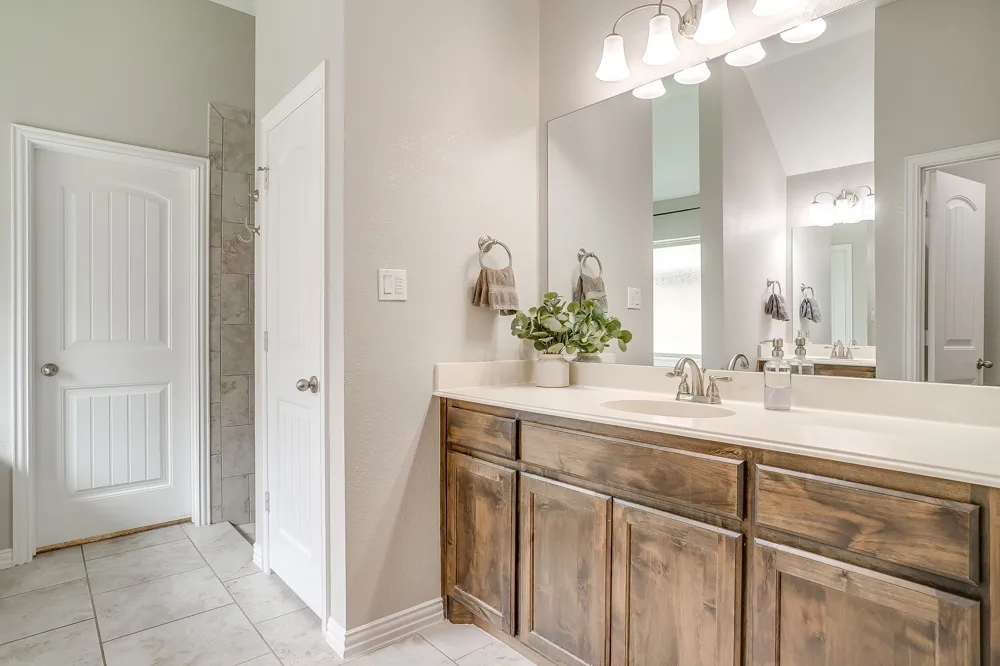 2721 Buffalo Run Burleson, TX 76028