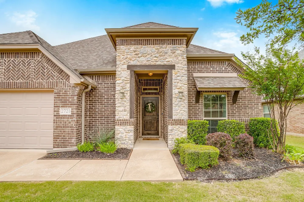 2721 Buffalo Run Burleson, TX 76028