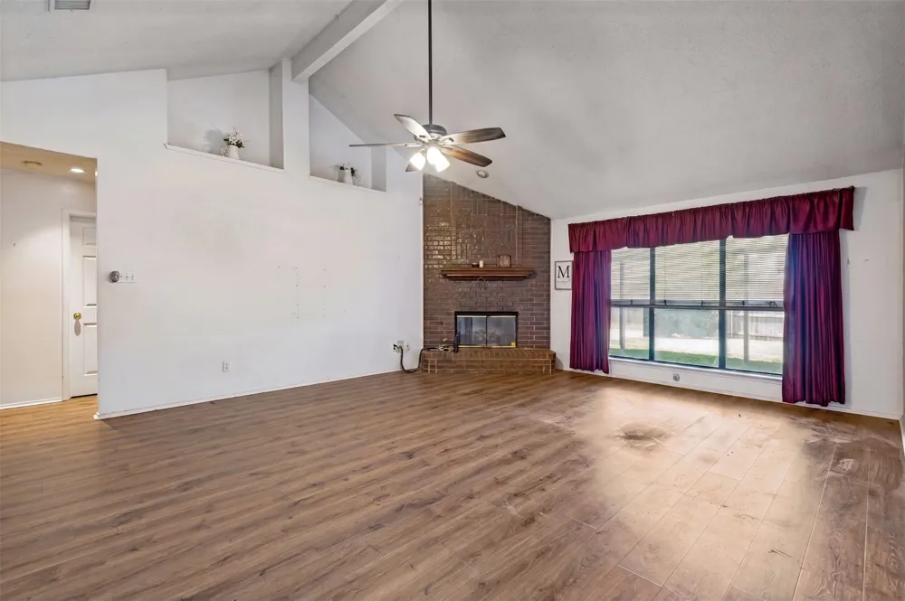 821 Creek Valley Road Mesquite, TX 75181