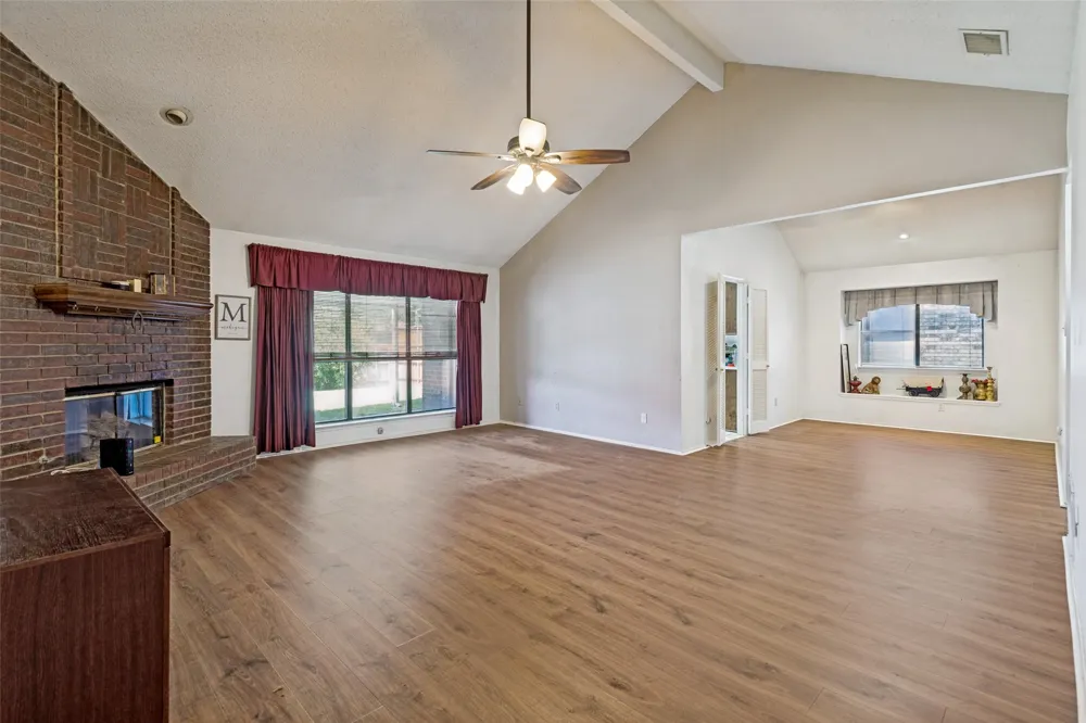 821 Creek Valley Road Mesquite, TX 75181