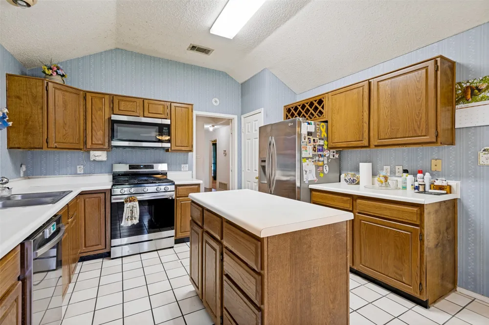 821 Creek Valley Road Mesquite, TX 75181