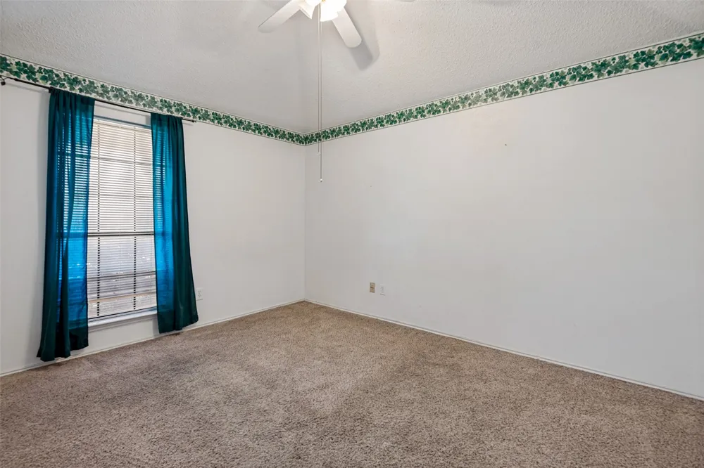 821 Creek Valley Road Mesquite, TX 75181