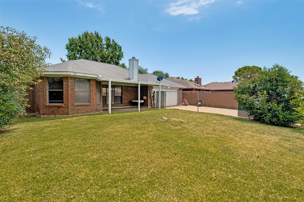 821 Creek Valley Road Mesquite, TX 75181