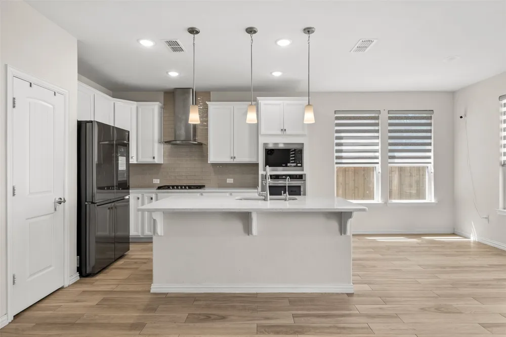 9919 Bates Street Irving, TX 75063