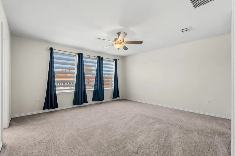 9919 Bates Street Irving, TX 75063