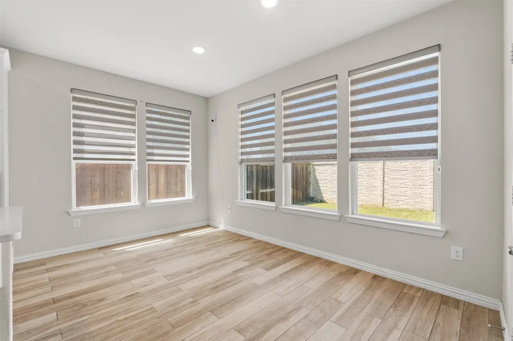 9919 Bates Street Irving, TX 75063