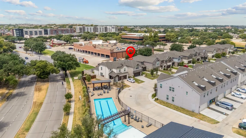 9919 Bates Street Irving, TX 75063