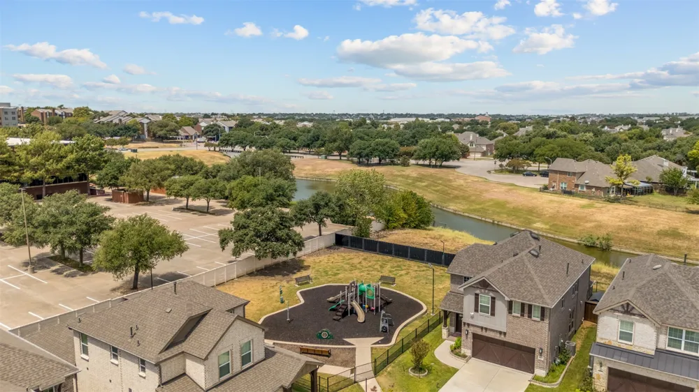 9919 Bates Street Irving, TX 75063